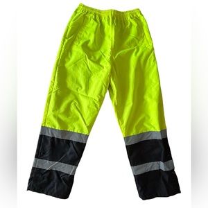 NWOT-Utility Pro‎ Wear- Size Medium